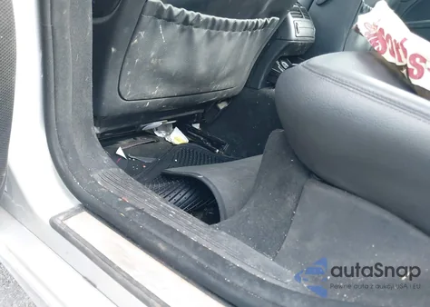 2009 Mercedes-Benz E 350 z USA, uszkodzony, nr VIN WDBUF56X99B389481